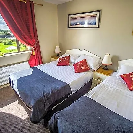 Bed & Breakfast Castle View House