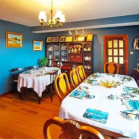 Bed & Breakfast Castle View House