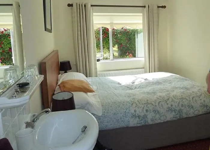 Castle View House 3*