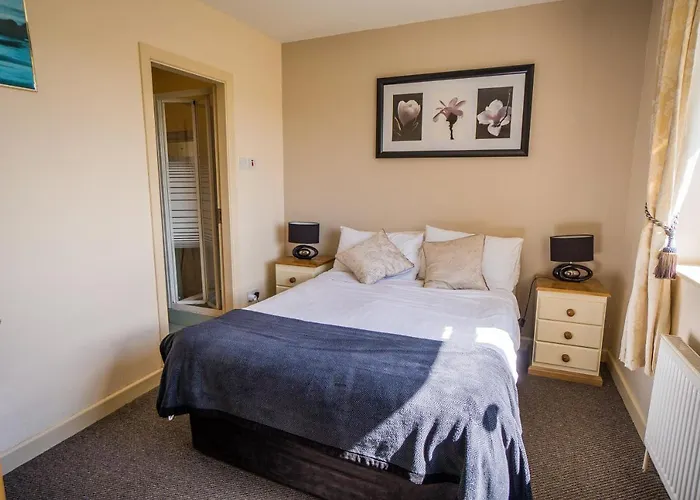 Castle View House 3*